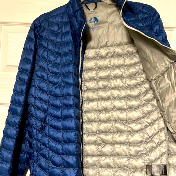 North Face Men’s Puffer Jacket - Picture 3 of 3